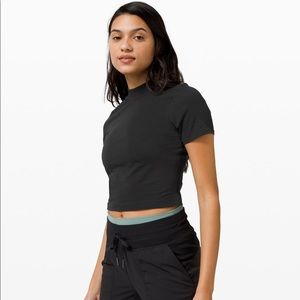 NWT Kitsilano Mock Neck Tee size 6 black